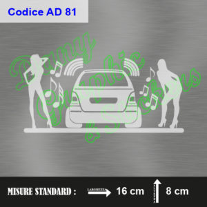 AD 81 MERCEDES CLASSE A CON DONNE